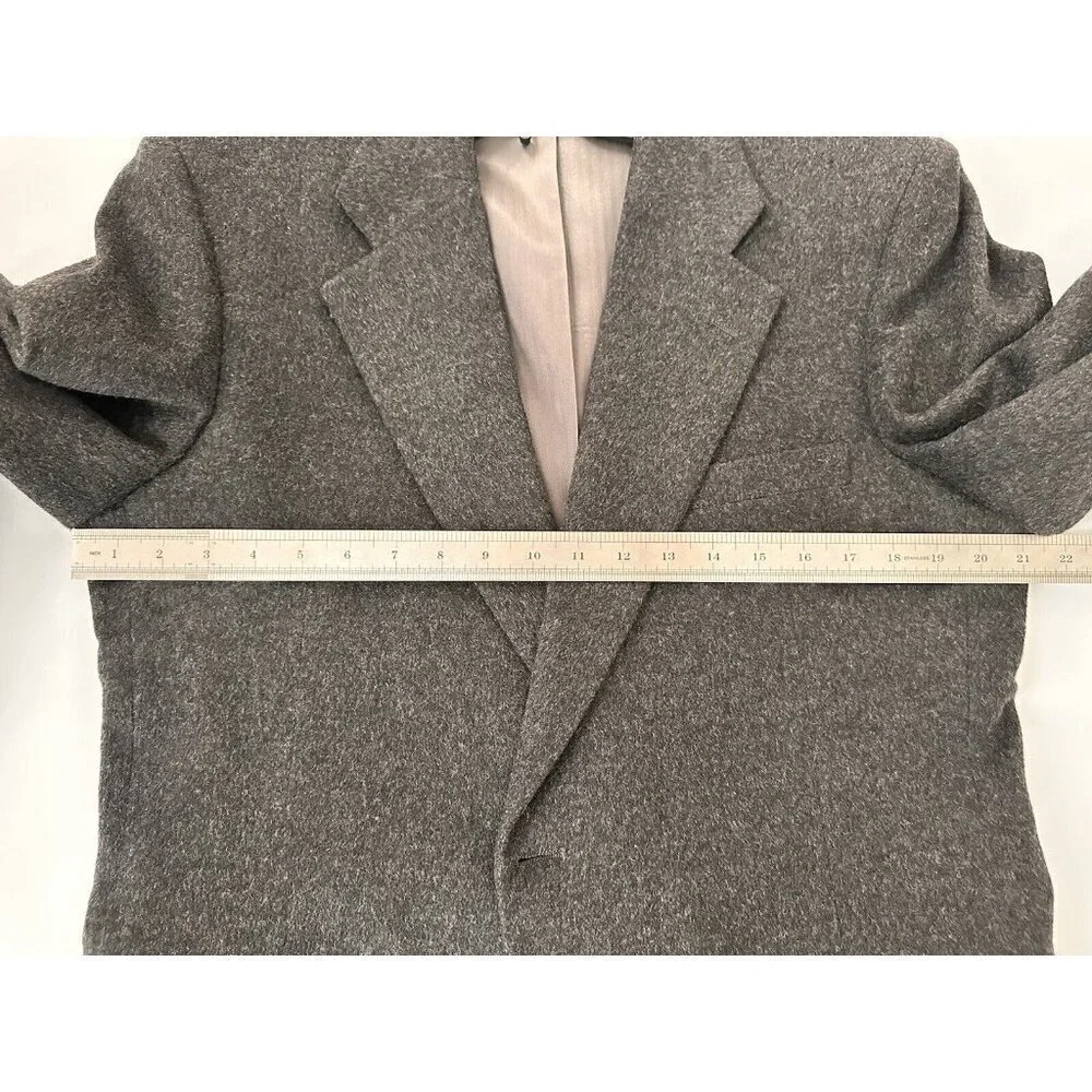 Embassy Square Blazer 40R Grey 2 Button Single Vent Lined 100% Camel Hair Preppy